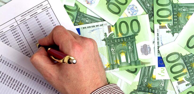 Οριακή αύξηση στα επιτόκια στεγαστικών δανείων τον Μάιο