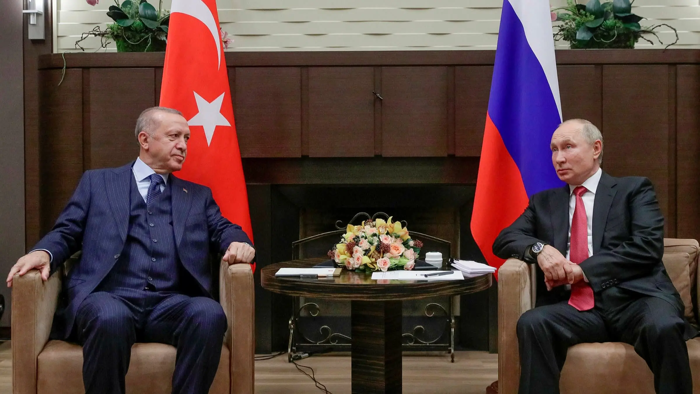 FT: Ο Ερντογάν βρήκε τους... μάστορές του σε Μπάιντεν και Πούτιν