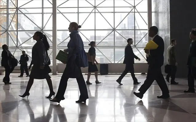 Ανέκαμψε ελαφρώς η αγορά εργασίας στην Ευρωζώνη