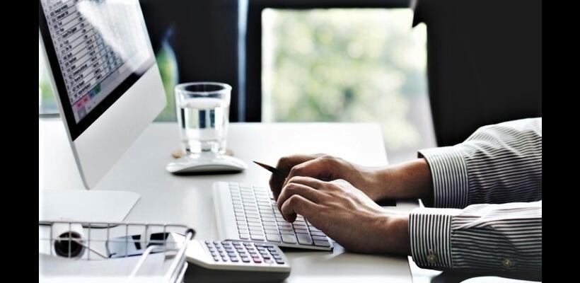 Ένας στους τρεις εργοδότες θεωρεί ότι η AI δεν μπορεί να αντικαταστήσει τον εργαζόμενο