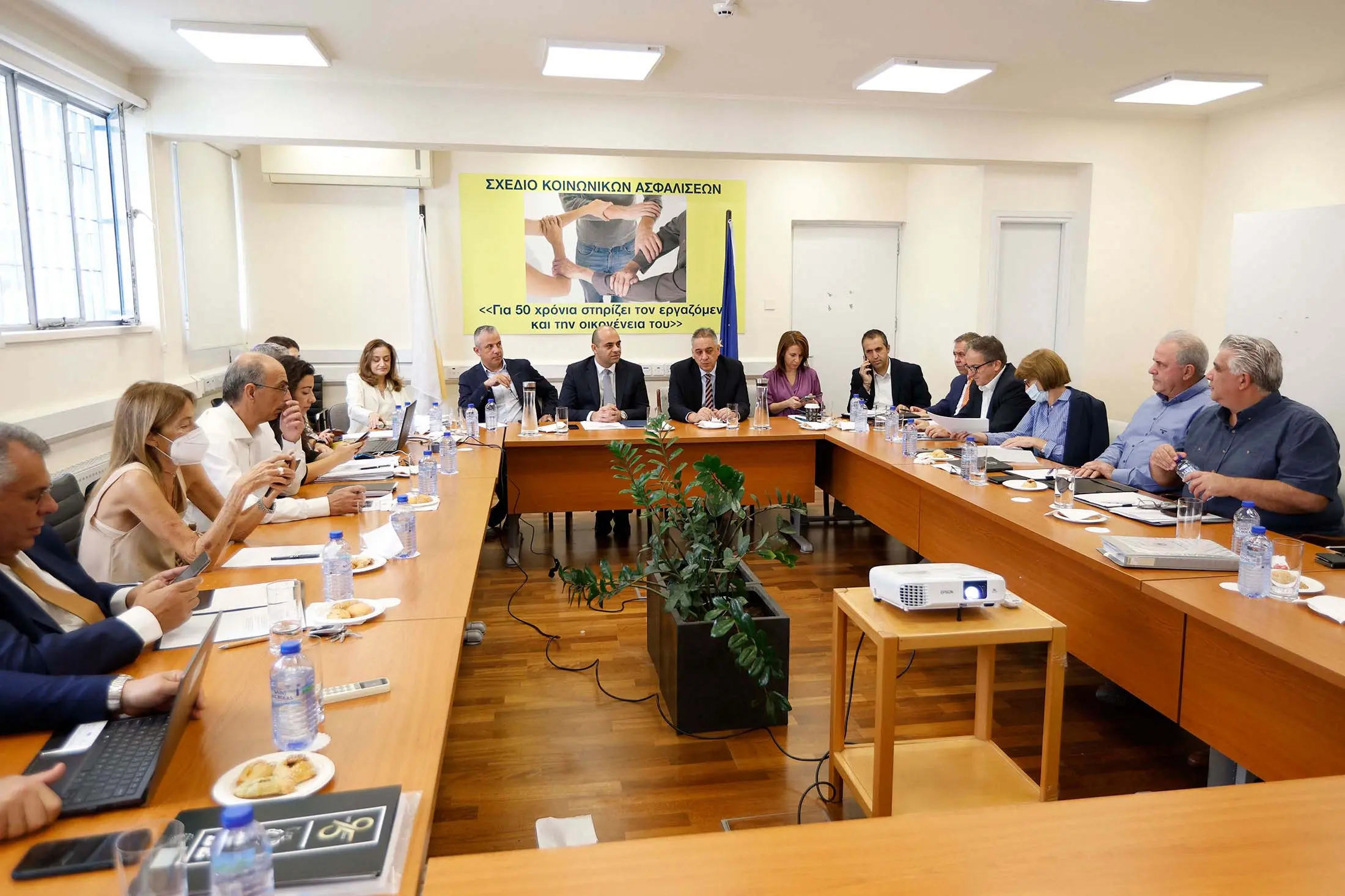 Τις επόμενες εβδομάδες εισηγήσεις κοινωνικών εταίρων για «πέναλτι» σε συντάξεις