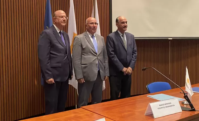 Υπογραφές για δάνειο €100 εκατ. από ΥΠΟΙΚ - ΕΤΕπ για έργα οδικών υποδομών