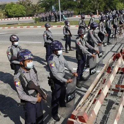 Ουρές στις ATM στην Μιανμάρ μετά την εκδήλωση πραξικοπήματος