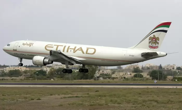 Μειώνει δραστικά τις πτήσεις από τον Μάιο η Etihad Airways