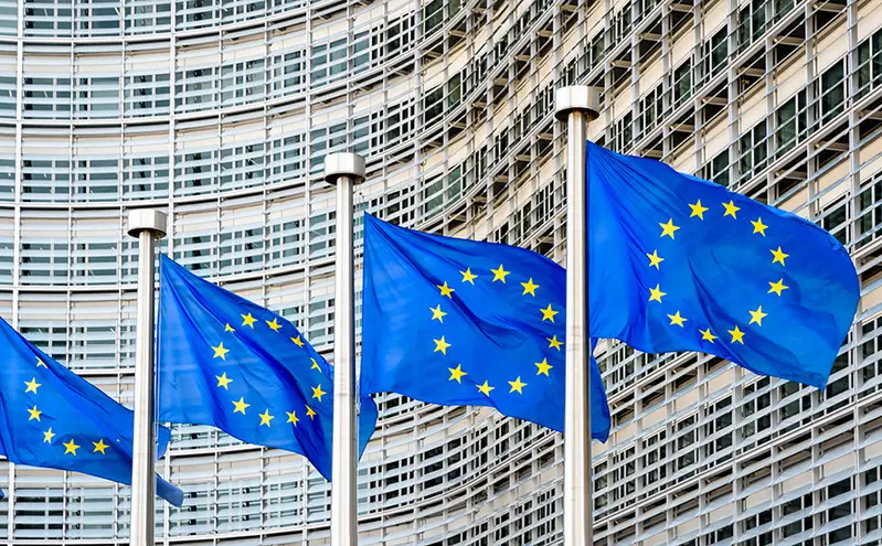 Euractiv: Η Κομισιόν προτείνει «υποχρεωτική» εξοικονόμηση ενέργειας 5%