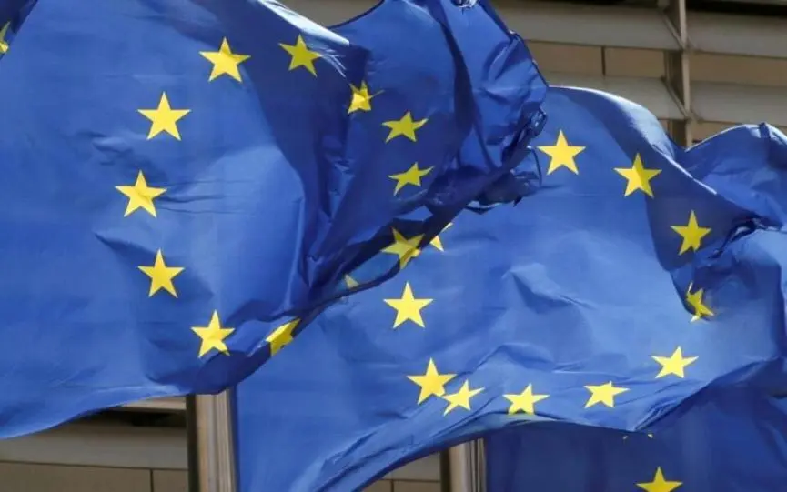 Oxford Economics: Διαχειρίσιμες προς το παρόν οι επιπτώσεις των δασμών στην Ευρωζώνη
