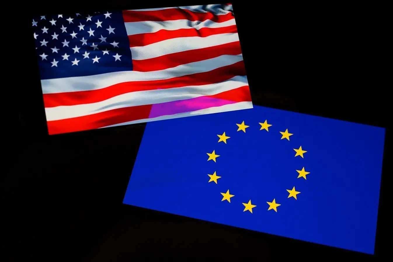 Η ΕΕ βάζει καταθέσεις και συντάξεις στην κεφαλαιαγορά για να «σπάσει» το μονοπώλιο ΗΠΑ