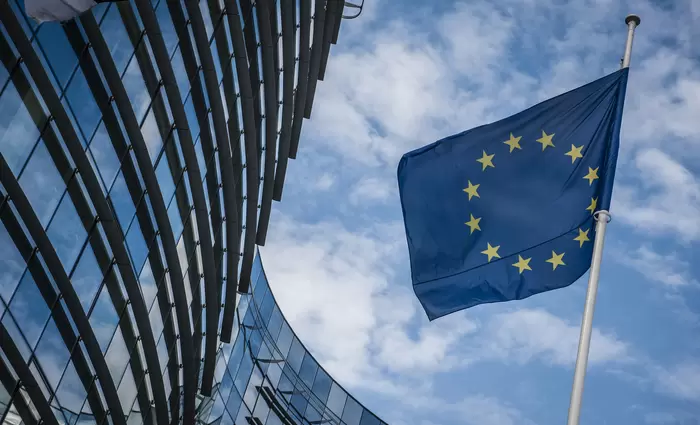 Κομισιόν: Έφοδος της βελγικής αστυνομία για υπόθεση πώλησης ακινήτων 900 εκατ. ευρώ