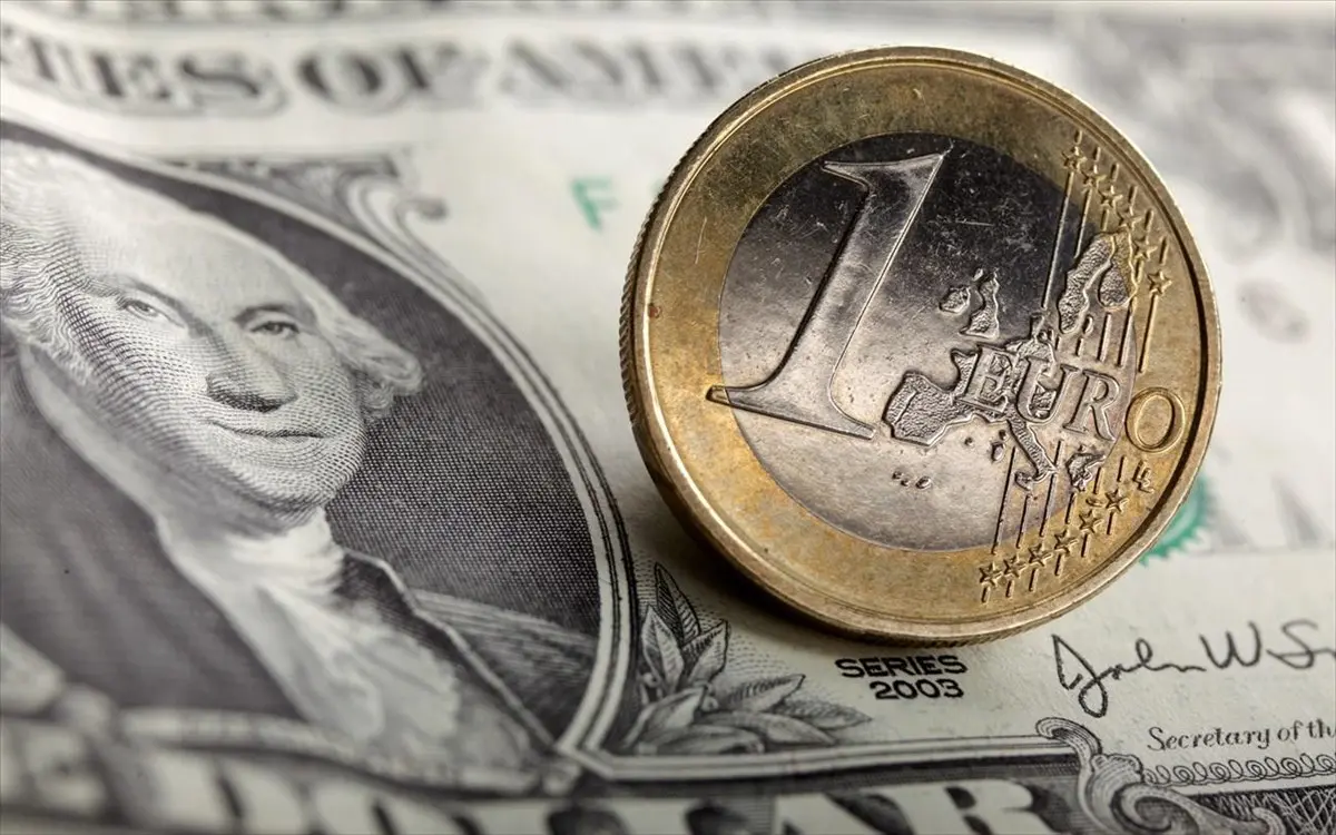 Ενισχύεται οριακά το ευρώ έναντι του δολαρίου