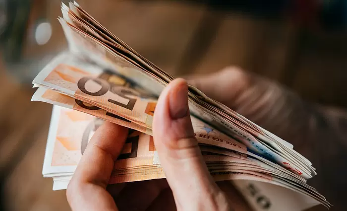 €270 εκατ. κατατέθηκαν σε τραπεζικούς λογαριασμούς τον Μάρτη