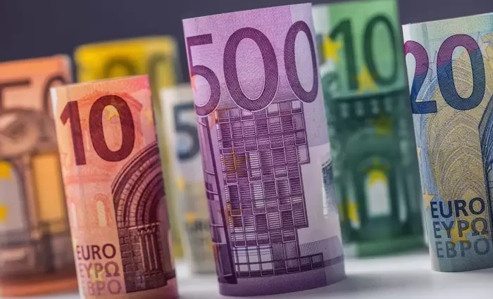 Τι σημαίνει για το ευρώ η δασμολογική συμφωνία ΗΠΑ - ΕΕ