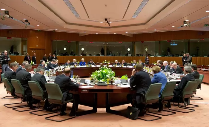 F.T.: Η Ευρώπη τερματίζει τη λιτότητα