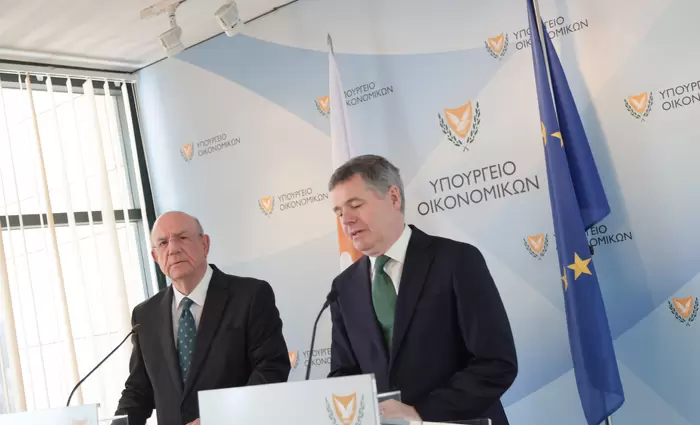 Προεδρεύων του Eurogroup ο Μάκης Κεραυνός μετά την παραίτηση Ντόνοχιου