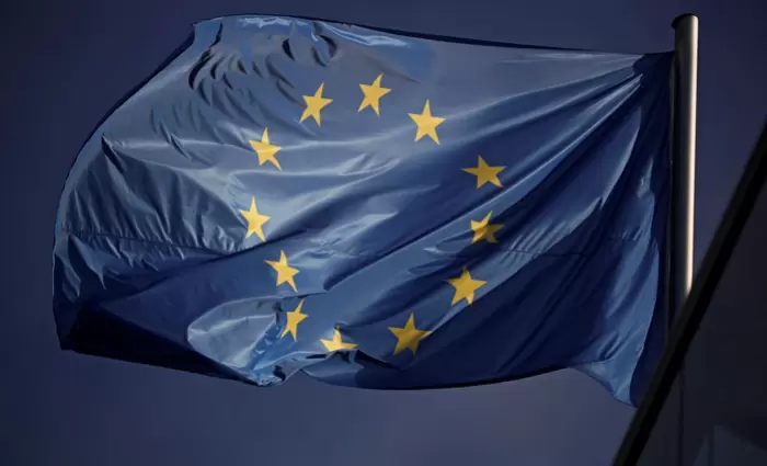 FT: Οι αυταρχικοί ηγέτες κάνουν μαθήματα στην Ευρώπη