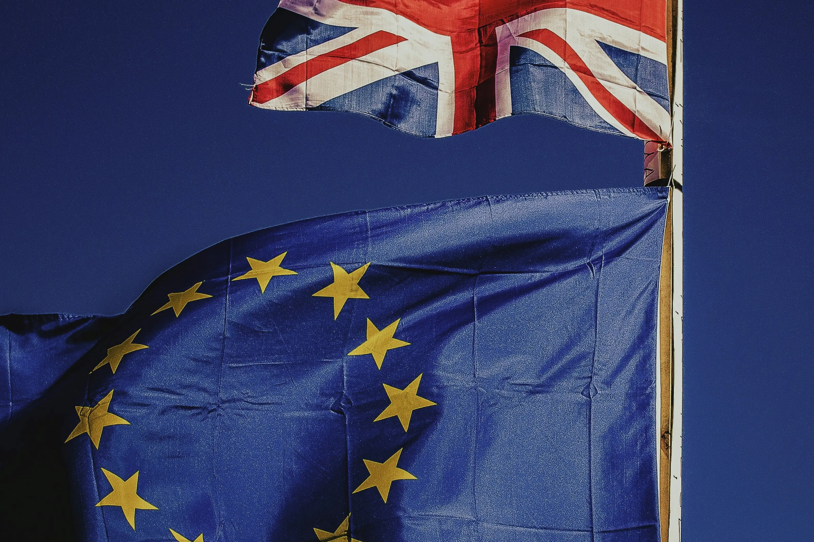 Η Κομισιόν ζητά άμεση συμφωνία για το Brexit