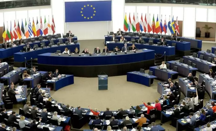 Το ΕΚ ενέκρινε μέτρα προστασίας για το ηλεκτρονικό εμπόριο