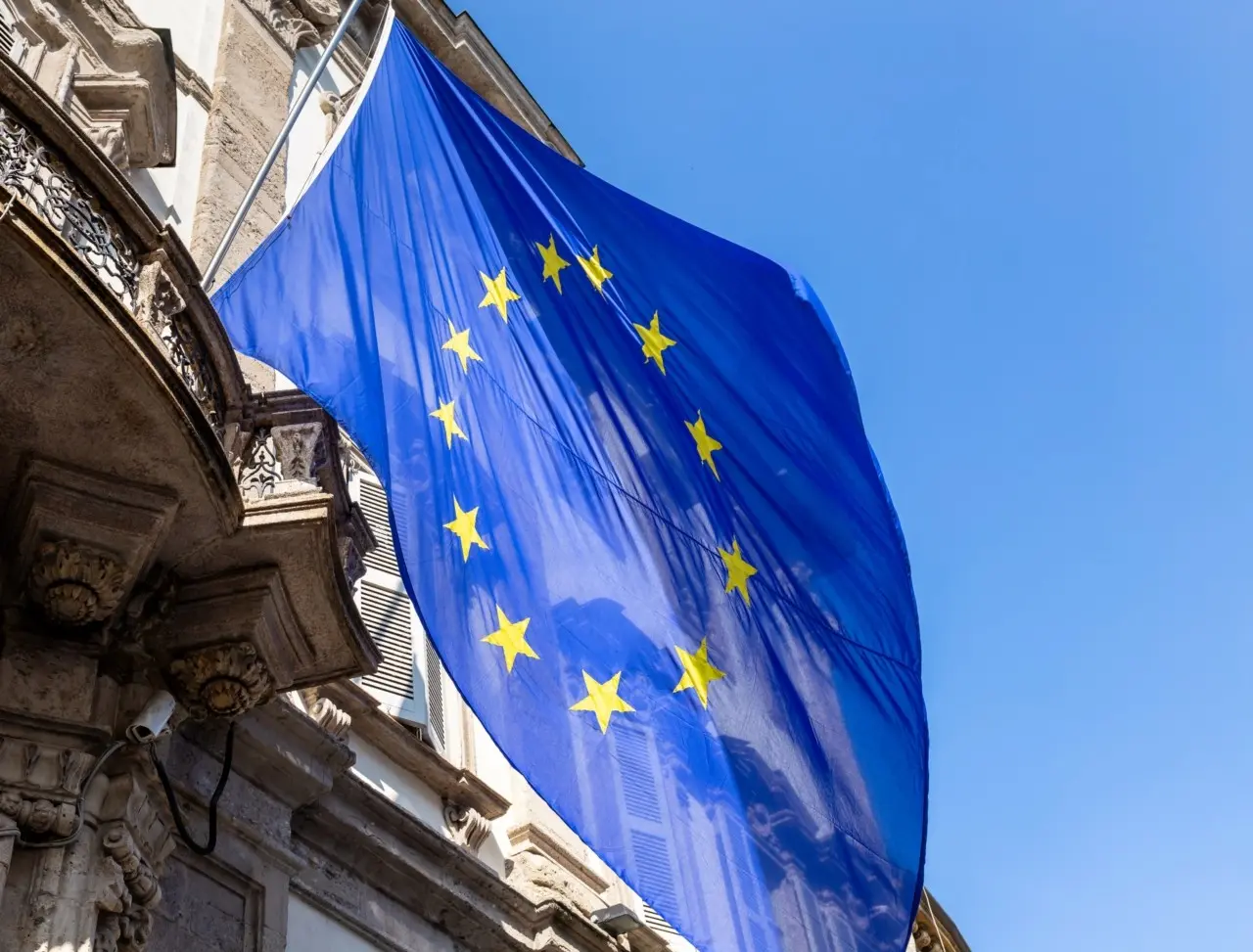 Ευρωζώνη: Εμπορικό πλεόνασμα 93,3 δισ. ευρώ στο α’ εξάμηνο - Μειωμένο σε σχέση με το 2024