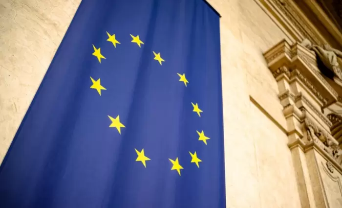 «Χρήματα ή θύματα»: Η διχασμένη Ευρώπη και το τελεσίγραφο για την Ουκρανία