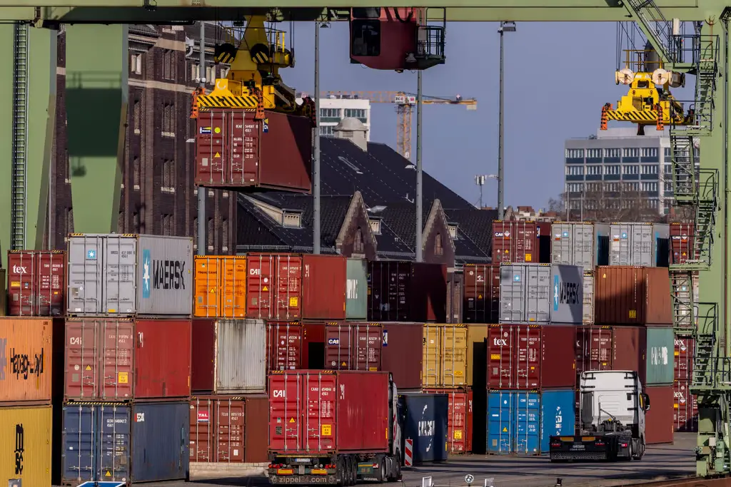 Πώς ο πόλεμος δασμών του Τραμπ ενισχύει το ευρωπαϊκό εμπόριο (πίνακες)