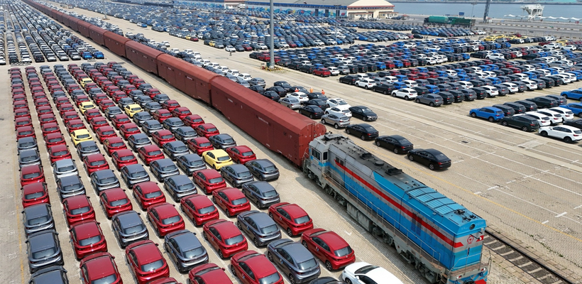 Η διπλή όψη των κινεζικών εξαγωγών: Αυξήθηκαν παντού με την εμπορική «εκεχειρία», κατέρρευσαν στις ΗΠΑ