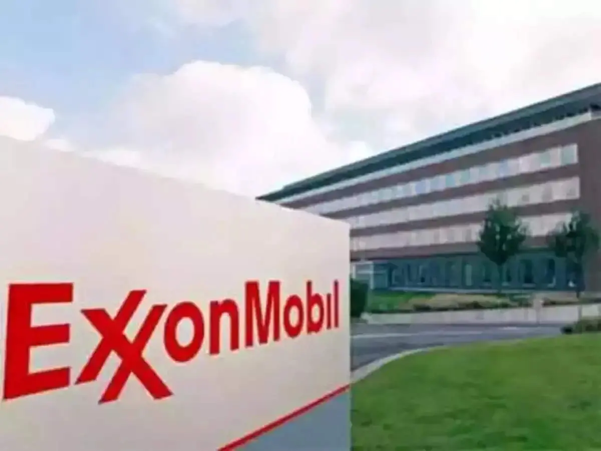 Η κίνηση-ματ της Exxon Mobil και η αμηχανία του Λευκού Οίκου