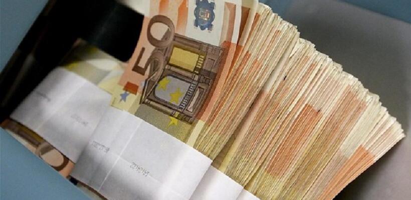 Ποιοι κερδίζουν «χοντρά λεφτά» από την τραπεζική κρίση - Οι καταθέτες «τρέχουν» σε ασφαλή καταφύγια