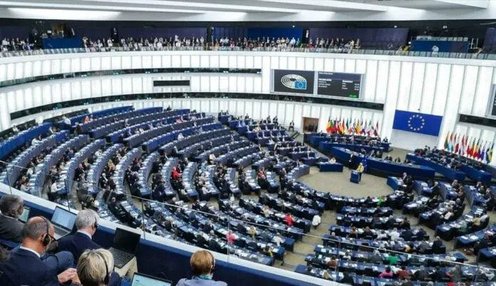 Qatargate: Πάνω από 280.000 ευρώ μετρητά εντοπίστηκαν στο σπίτι γιου Ευρωβουλευτή