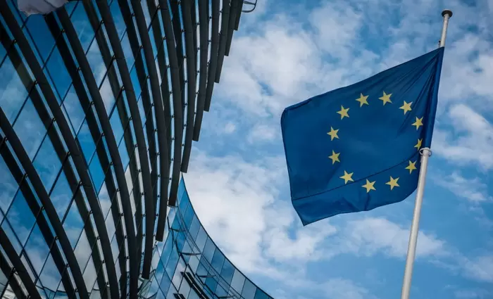 Ευρωπαϊκή Επιτροπή: Προτείνει ευρωομόλογα χωρίς κοινή ανάληψη ευθύνης