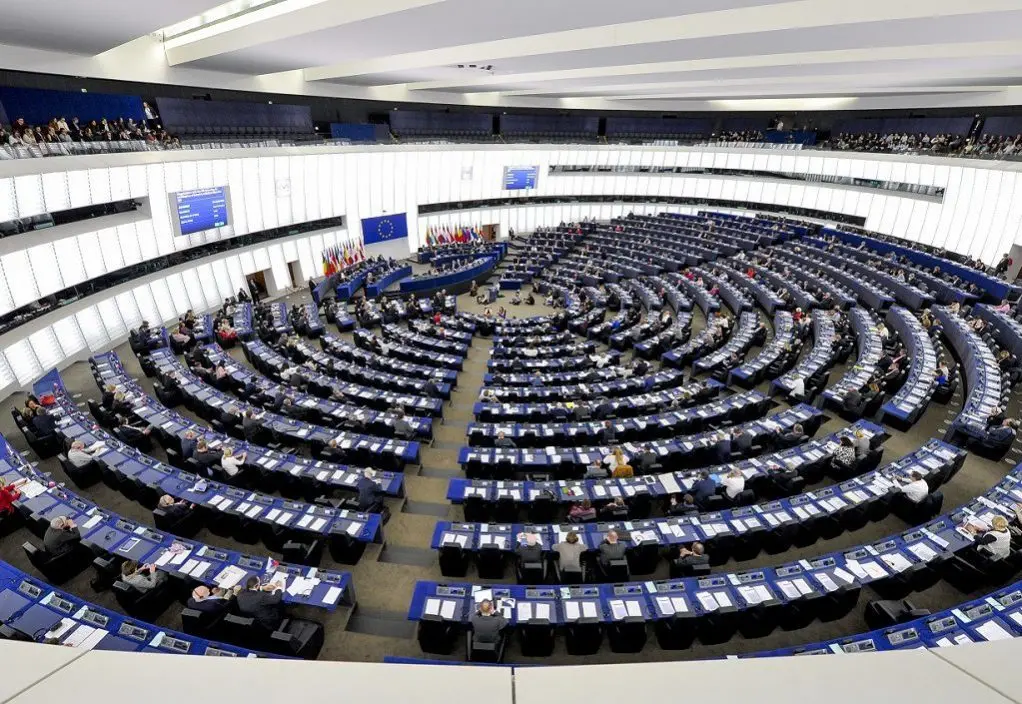 ΕΚ: Οχι σε συμφωνία Brexit χωρίς το ιρλανδικό 'backstop'