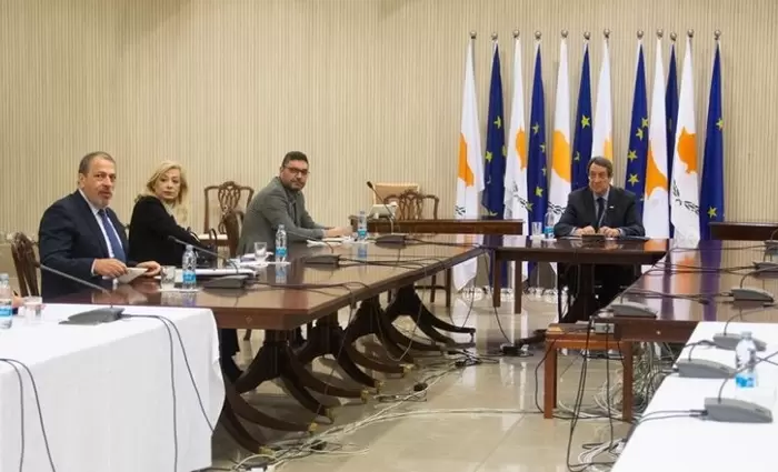 Παράταση περιορισμών μέχρι τέλος Απριλίου και βλέπουμε