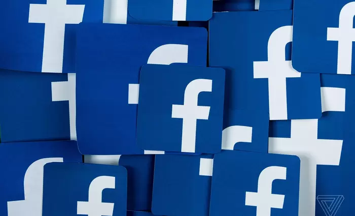 Καταρρέει το Facebook;