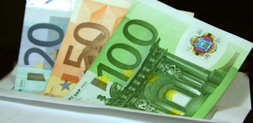 Τα «φακελάκια» των γάμων στο μικροσκόπιο των τραπεζών