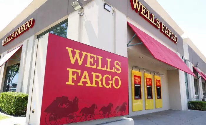Wells Fargo: Πίεση στα κέρδη δ’ τριμήνου από τις περικοπές στο προσωπικό
