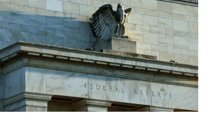 Fed: Πώς τα στοιχεία της εργασίας διχάζουν τις προβλέψεις για τον Δεκέμβριο