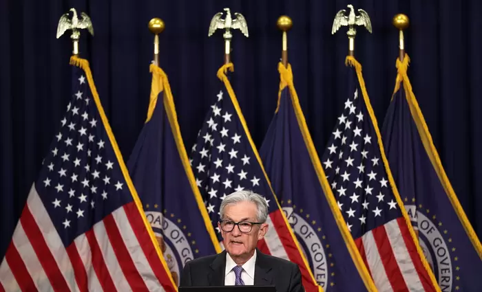 Η Fed θέτει όρια για τον διάδοχο του Τζερόμ Πάουελ