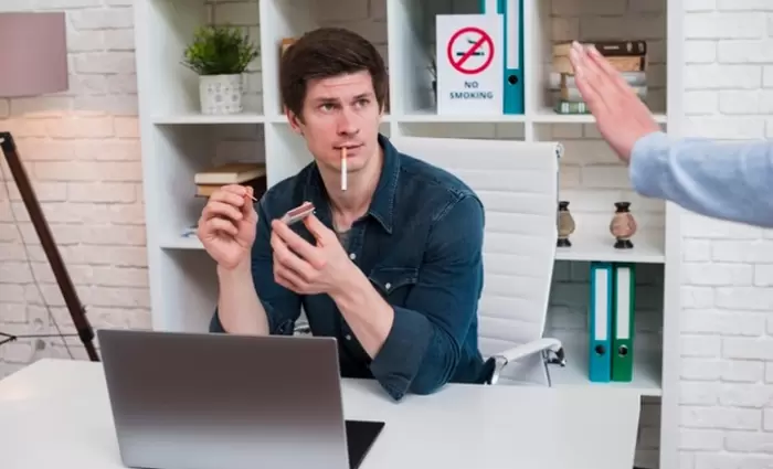 «No smoking» και στην τηλεργασία από πολυεθνικές