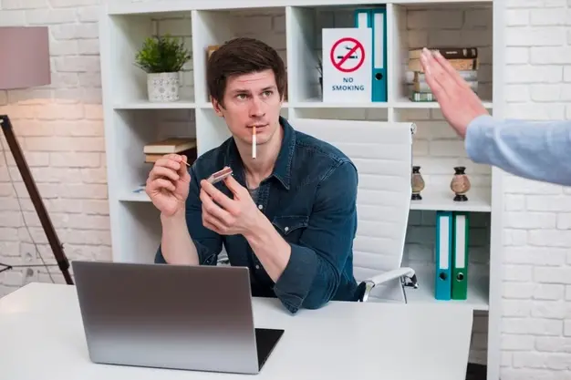 «No smoking» και στην τηλεργασία από πολυεθνικές