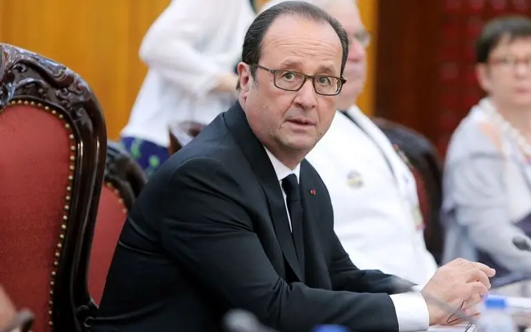 Ολάντ: Τάσσεται υπέρ της φορολόγησης του μεγάλου πλούτου στη Γαλλία