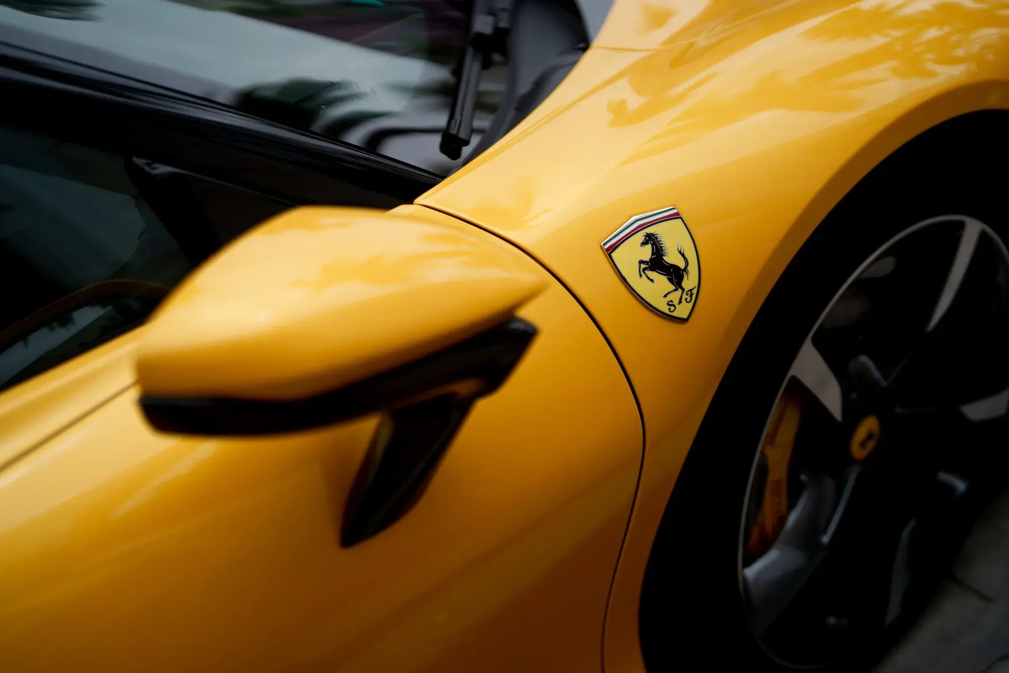 Ferrari: Αύξηση κερδών παρά τους δασμούς Τραμπ – Στα 2 δισ. δολάρια τα έσοδα