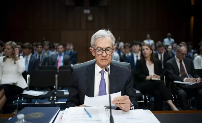 Διχασμένη η Fed: Η πιο αμφιλεγόμενη συνεδρίαση των τελευταίων ετών για τα επιτόκια