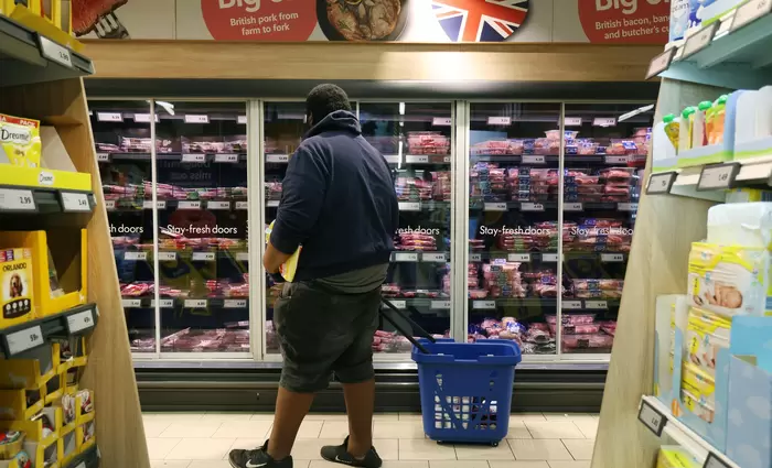 Βρετανία: Σε υψηλό 18 μηνών ο πληθωρισμός τροφίμων – Νέο κύμα ακρίβειας σε βασικά είδη