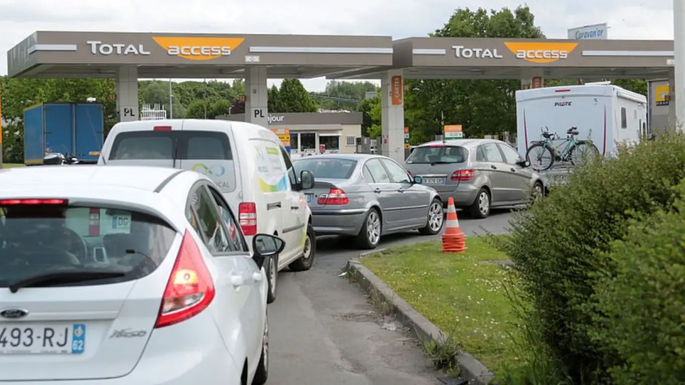 Προσφέρουν επίδομα καυσίμου €100 σε ευάλωτους εργαζόμενους