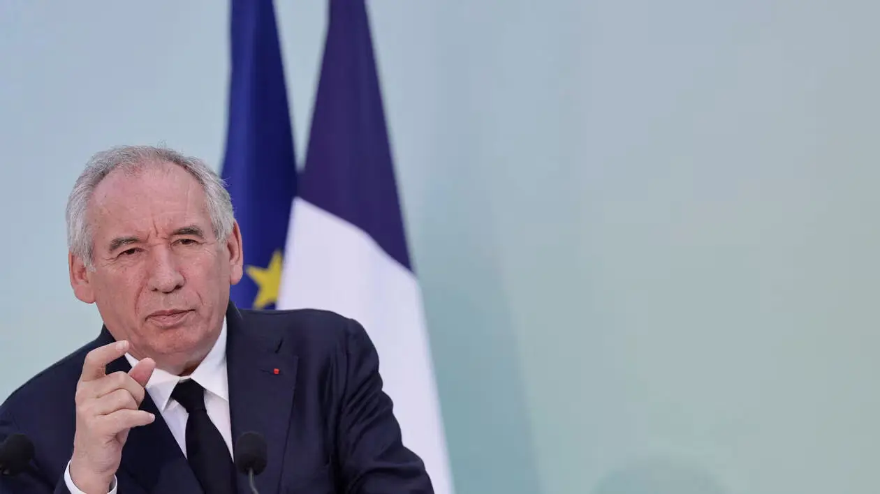 Θύελλα στη Γαλλία για το αυστηρό δημοσιονομικό σχέδιο της κυβέρνησης Μπαϊρού