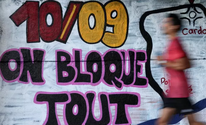 Ημέρα κινητοποίησης στη Γαλλία – «Ας μπλοκάρουμε τα πάντα» το κυρίαρχο σύνθημα