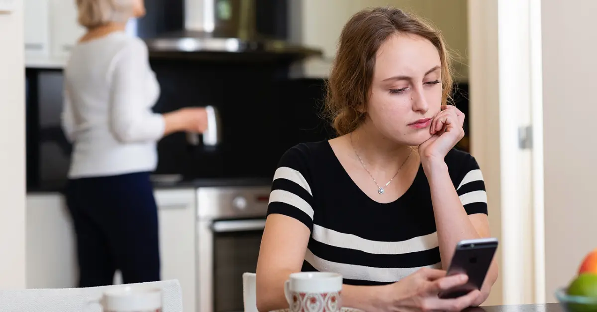 Μέχρι πότε ζουν με τους γονείς τους οι Κύπριοι