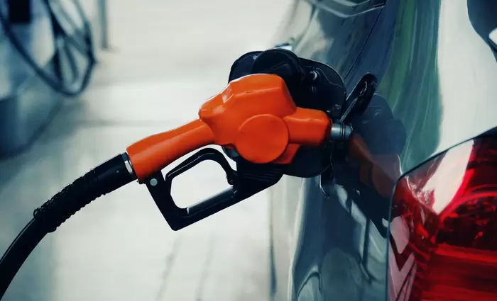 Μειώθηκε 44 σεντ από την υψηλότερη τιμή της η βενζίνη