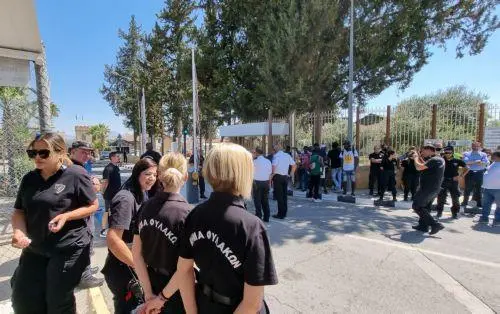 Δίωρη στάση εργασίας προσωπικού φυλακών στις 11 Σεπτεμβρίου