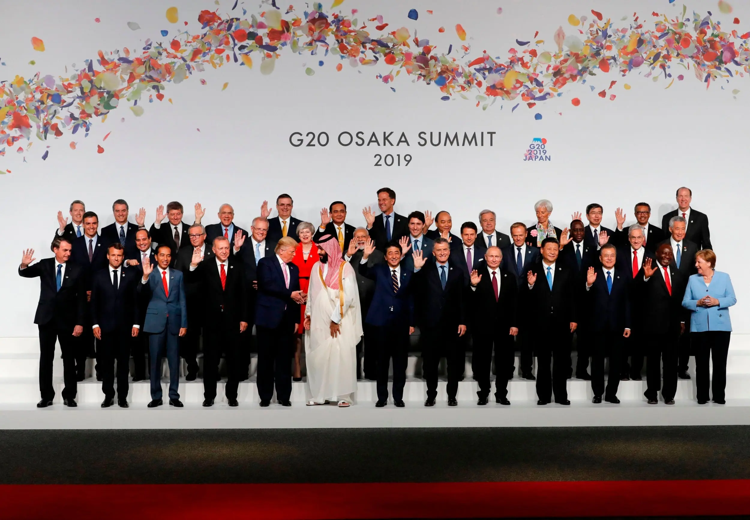 Διακόσιες προσωπικότητες καλούν τους G20