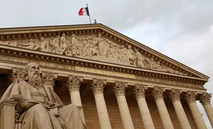 Γαλλία: 3 σενάρια μετά την παραίτηση Λεκορνί και 1 ηχηρό καμπανάκι