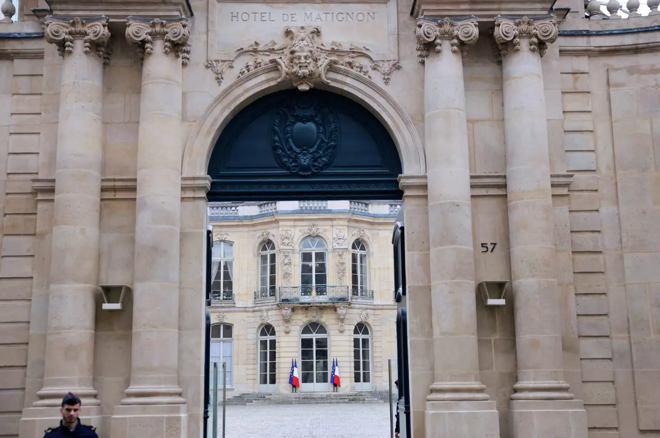 Πόσο θα κρατήσει η νέα κυβέρνηση στη Γαλλία;